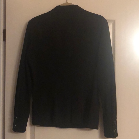 Escada - Picture 2 of 3